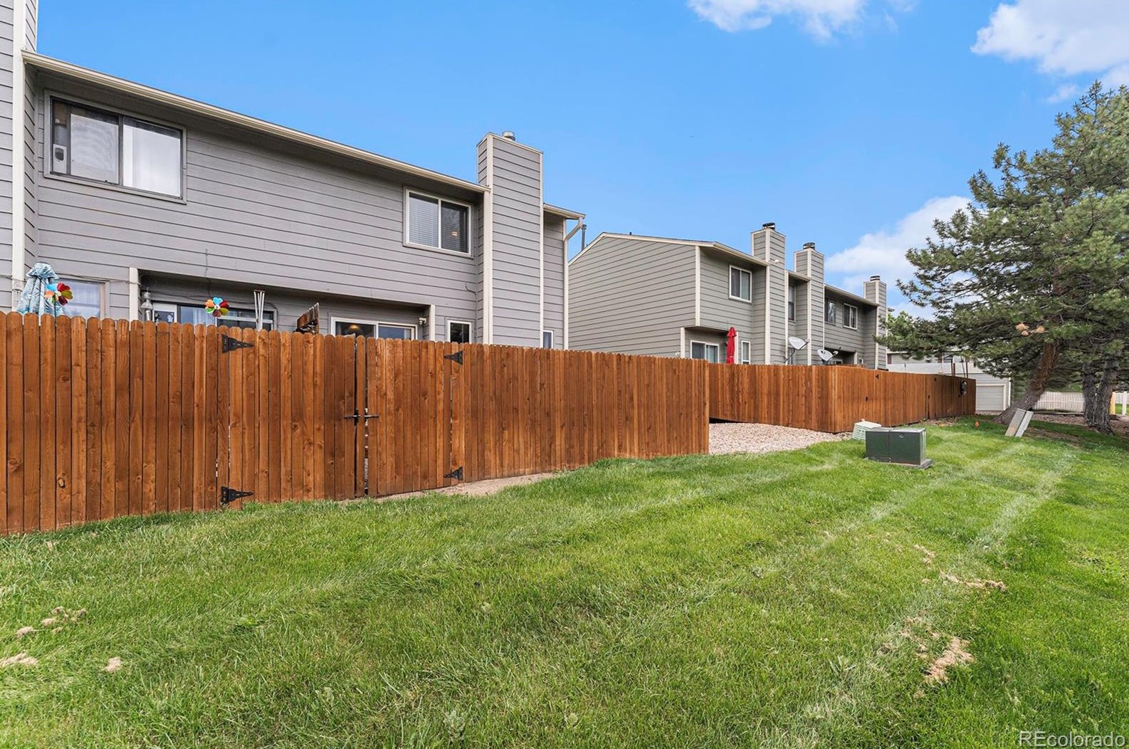 8642 Carr Loop, Arvada CO  80005-1572 exterior