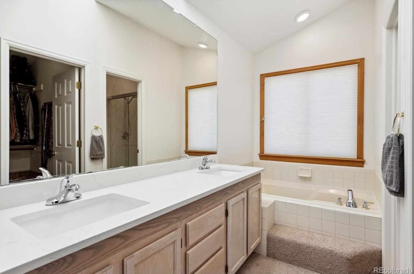 1676 Hermosa Dr, Littleton CO 80126-4213 exterior