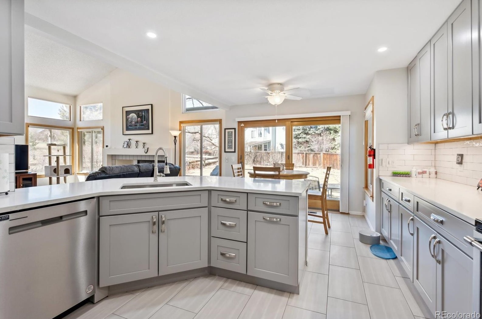 1676 Hermosa Dr, Littleton CO 80126-4213 exterior