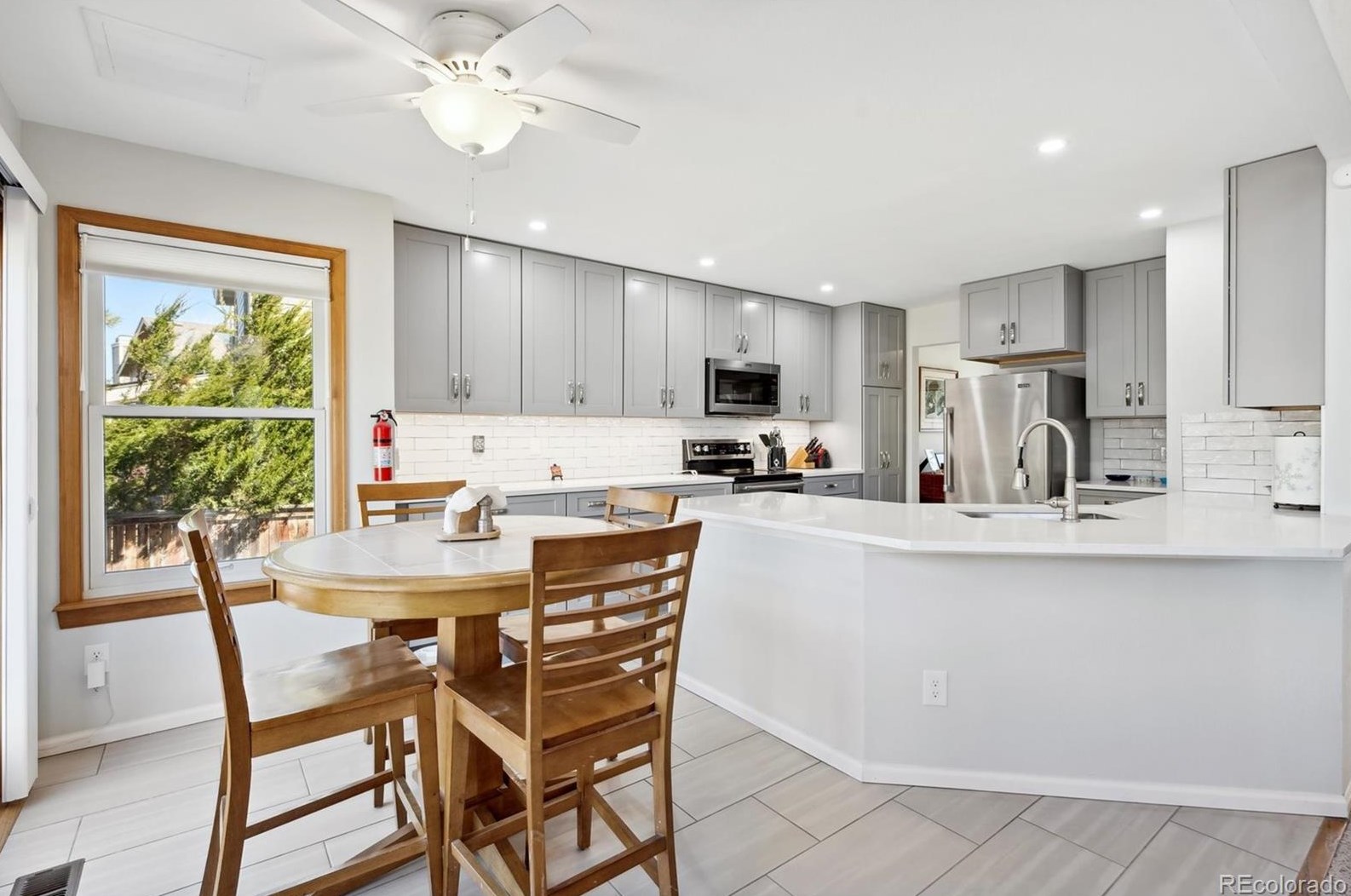 1676 Hermosa Dr, Littleton CO 80126-4213 exterior