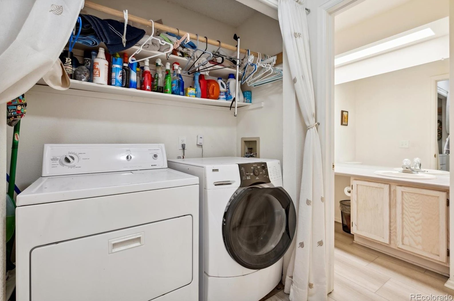 1676 Hermosa Dr, Littleton CO 80126-4213 exterior