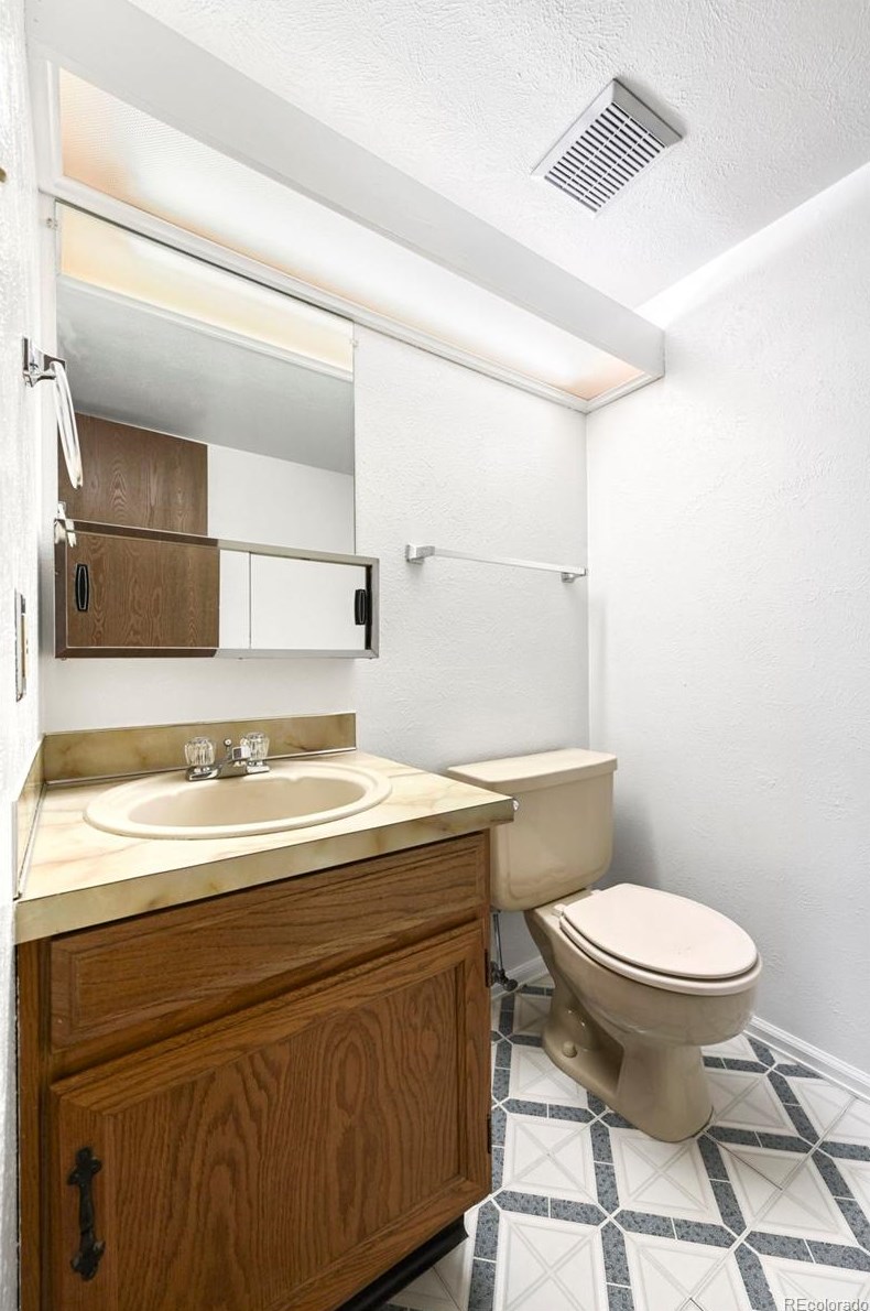 6833 Coors St, Arvada CO  80004-1152 exterior