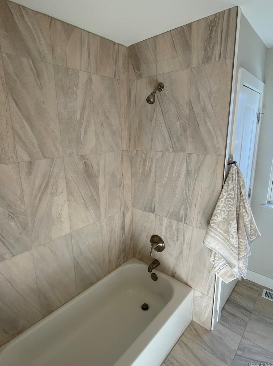 8752 Carr Way, Littleton CO  80128-6965 exterior