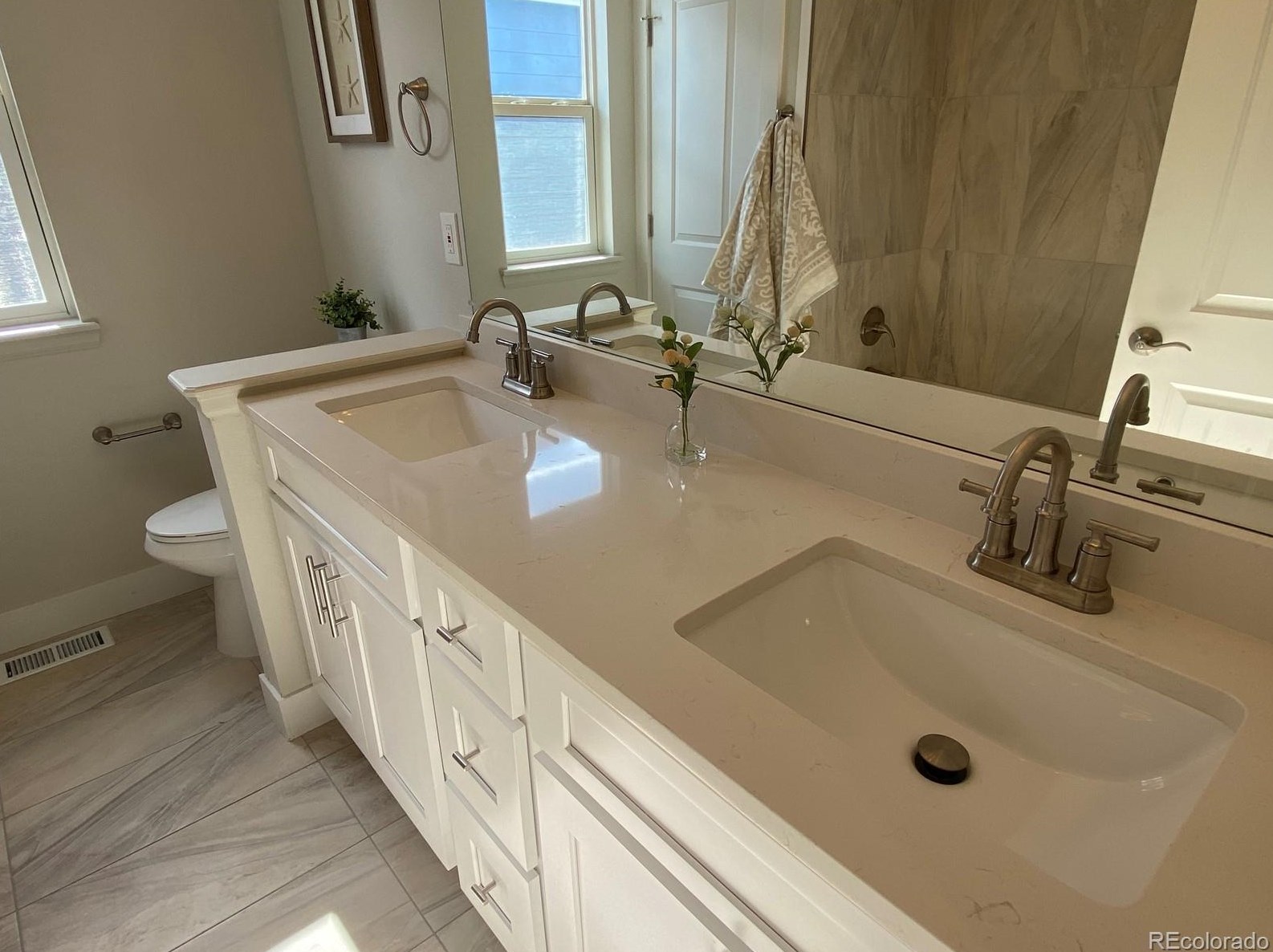 8752 Carr Way, Littleton CO  80128-6965 exterior