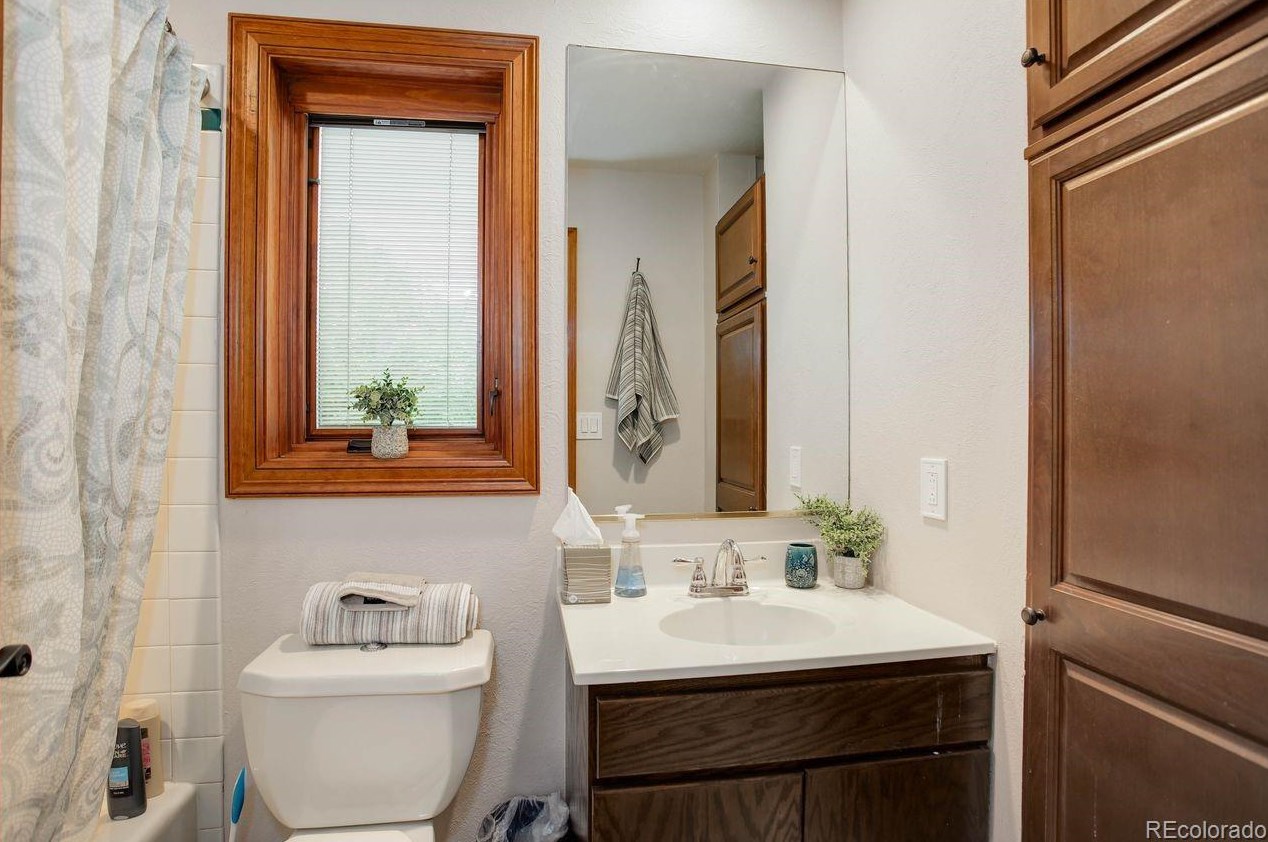 6803 Chatfield Ln, Littleton CO 80125-9612 exterior