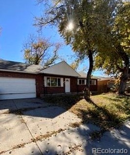 5510 Chandler Ct, Denver CO  80239-3812 exterior