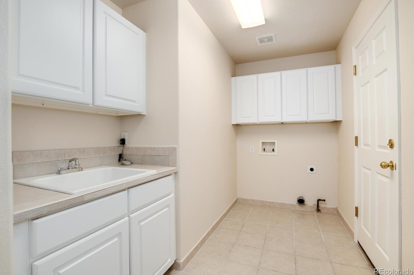 9618 Brook Hill Ln, Littleton CO 80124-5546 exterior