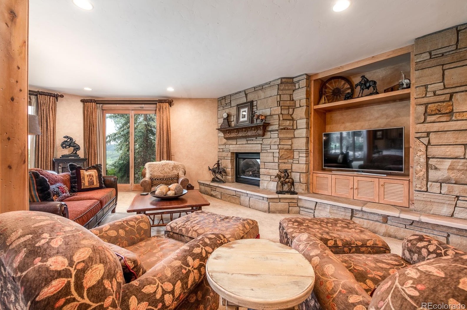 2009 Boulder Ct, Steamboat Springs, CO 80487-9055