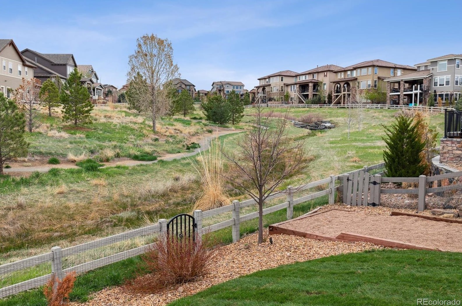 10718 Manorstone Dr, Littleton CO  80126-5718 exterior