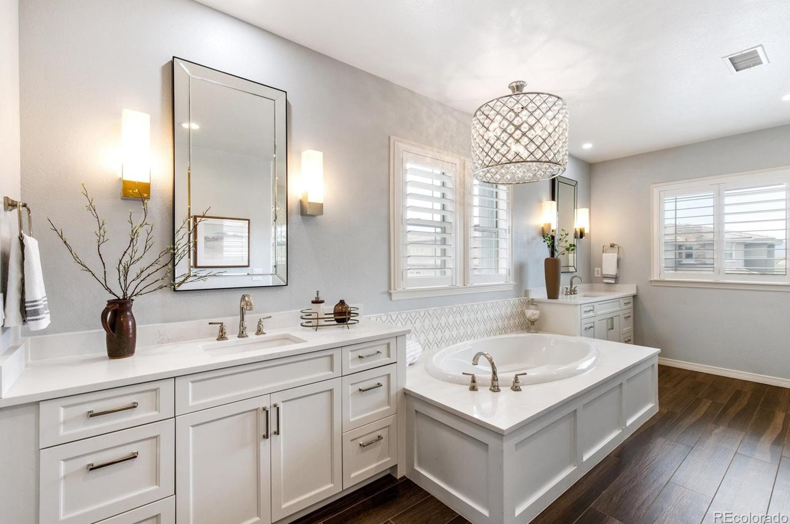 10718 Manorstone Dr, Littleton CO  80126-5718 exterior