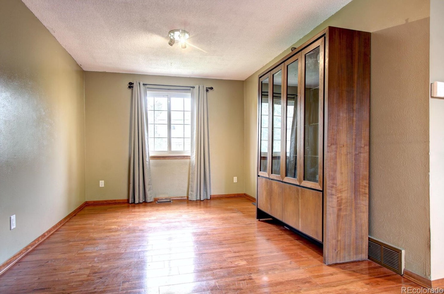 4991 Fld Way, Littleton CO 80127-8528 exterior