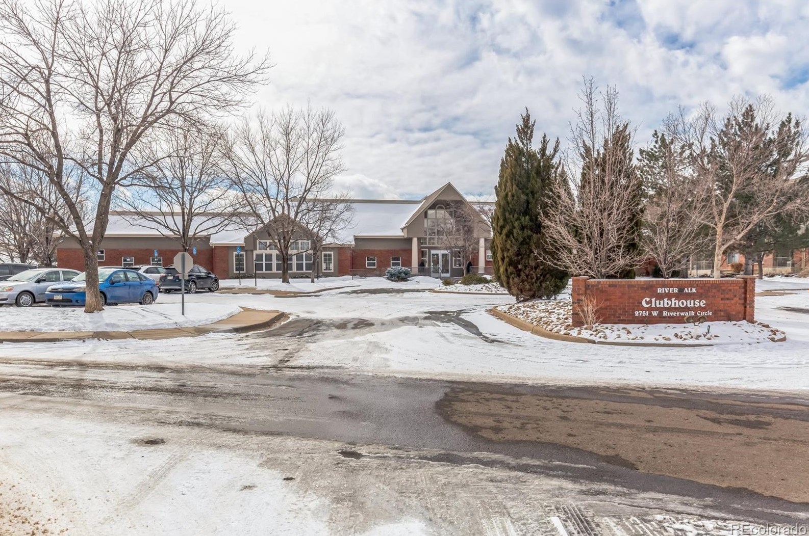 2880 Riverwalk Cir, Littleton CO 80123-8920 exterior