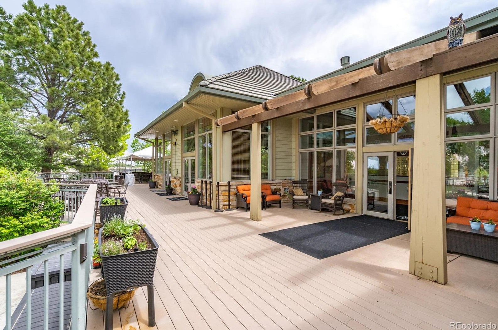 6645 Berry Ave, Littleton CO 80123-0820 exterior