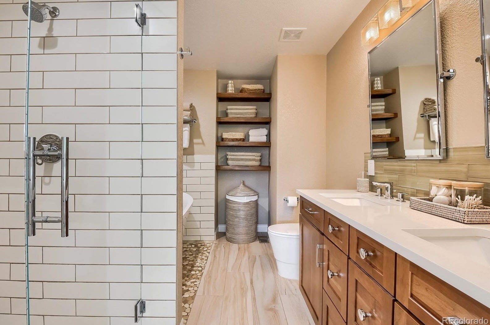 4333 Queen Ct, Littleton CO 80127-3302 exterior