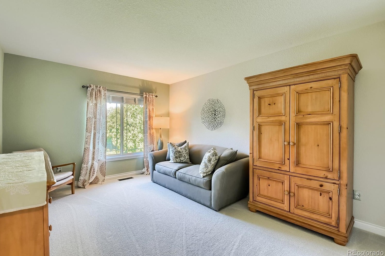 4333 Queen Ct, Littleton CO 80127-3302 exterior