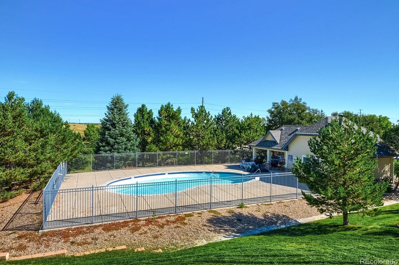 4333 Queen Ct, Littleton CO 80127-3302 exterior