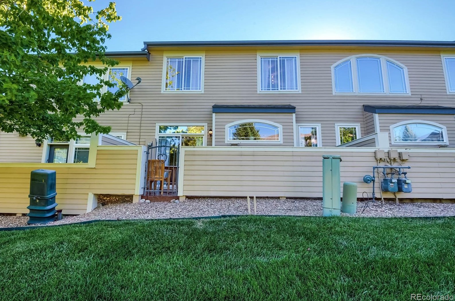 4333 Queen Ct, Littleton CO 80127-3302 exterior