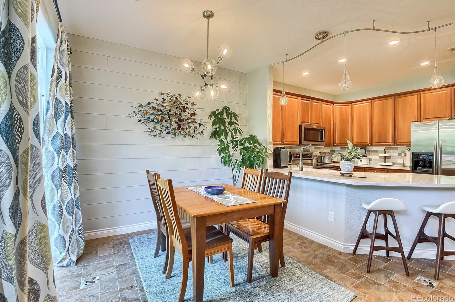 4333 Queen Ct, Littleton CO 80127-3302 exterior