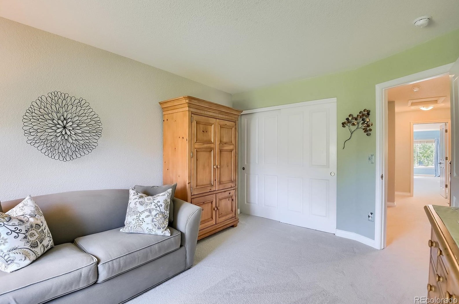 4333 Queen Ct, Littleton CO 80127-3302 exterior