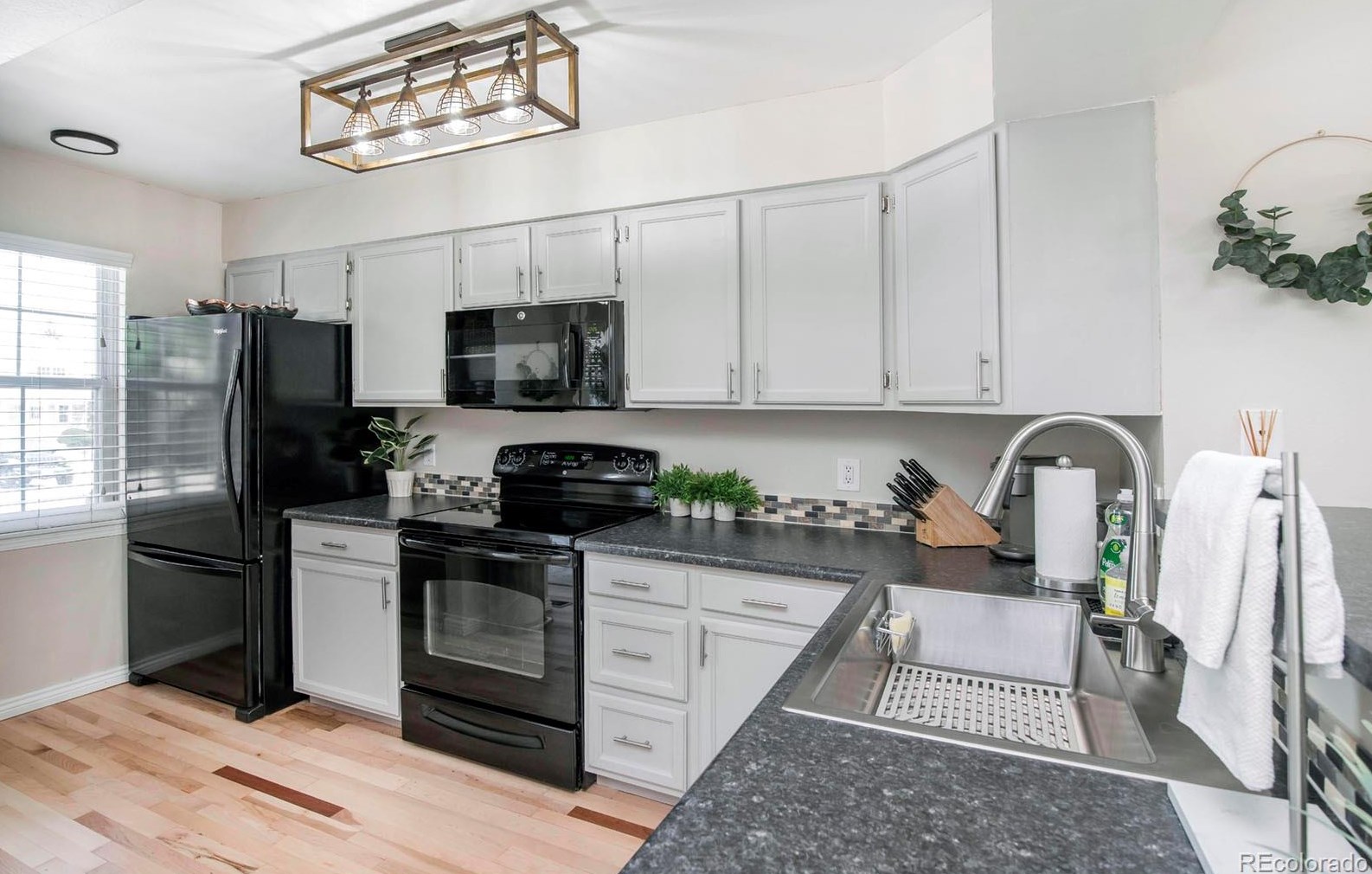 9545 Coal Mine Ave, Littleton, CO 80123-4011