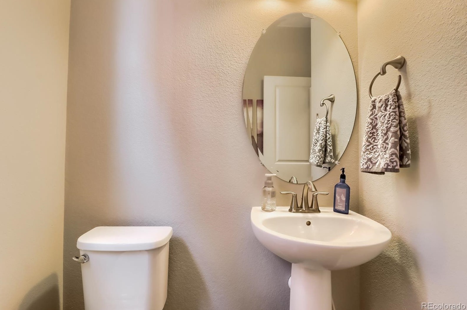 11912 Quarles Ave, Littleton CO 80127 exterior