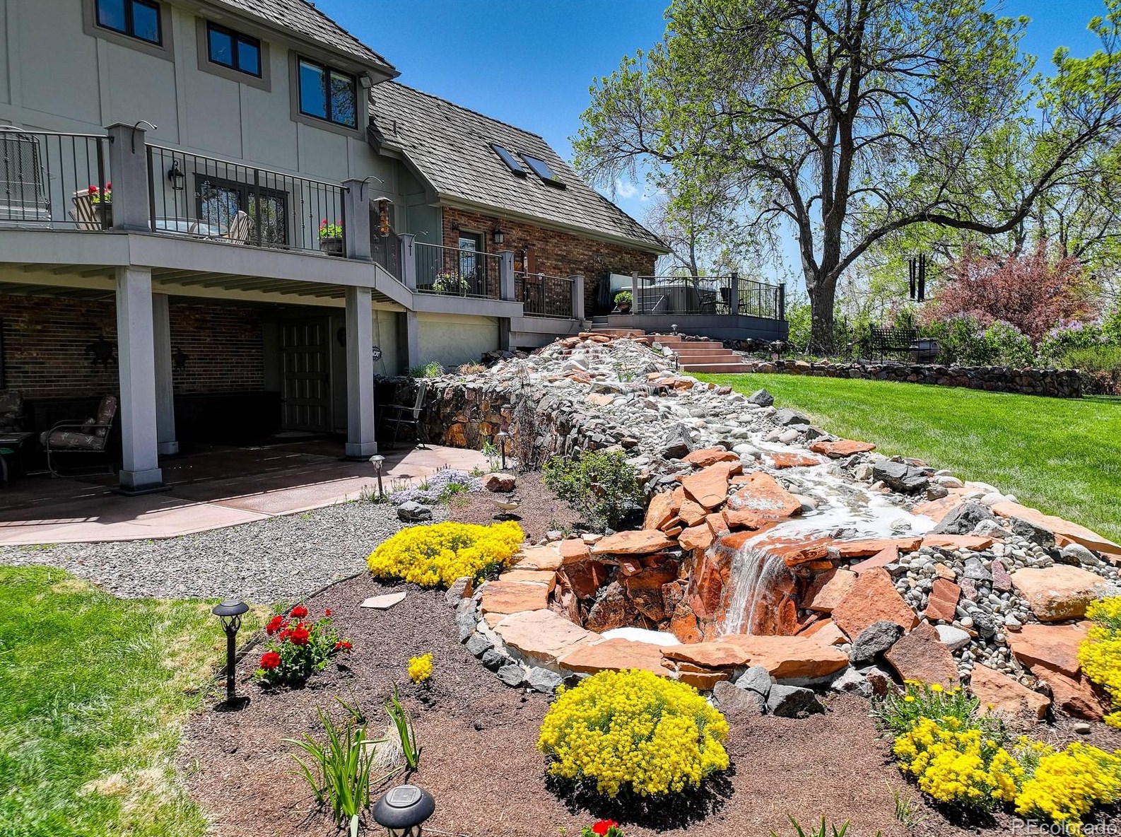 2201 Dry Crk Rd, Littleton CO 80120-8048 exterior