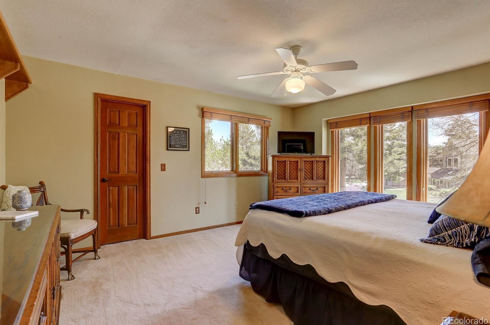 2201 Dry Crk Rd, Littleton CO 80120-8048 exterior