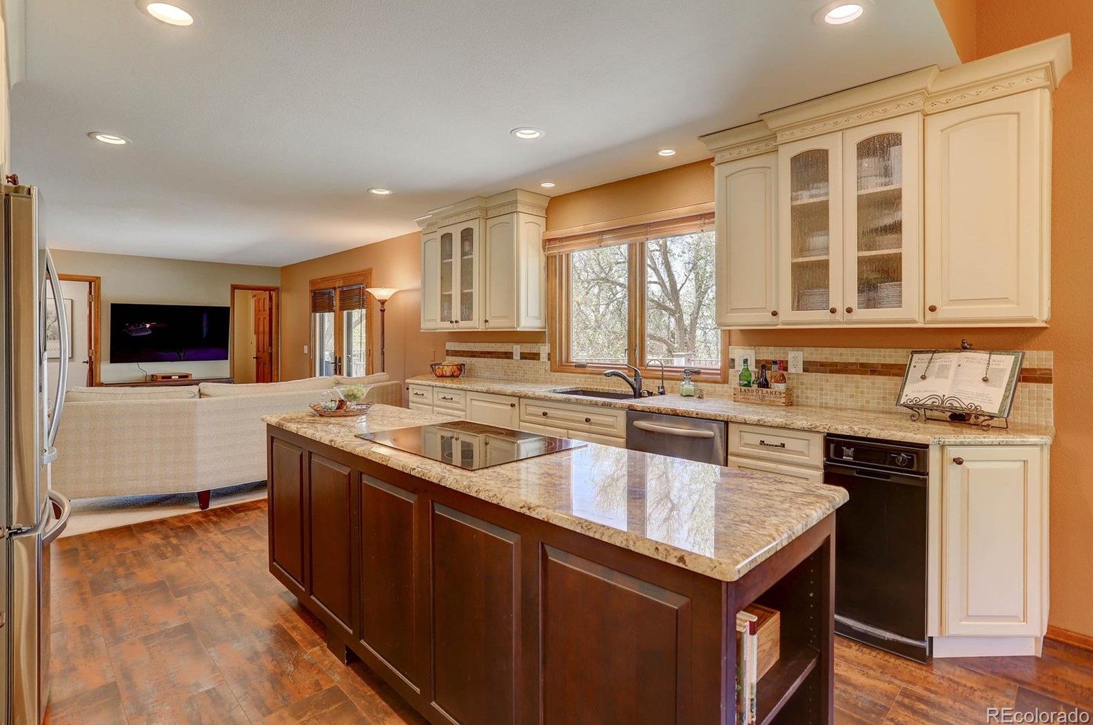 2201 Dry Crk Rd, Littleton CO 80120-8048 exterior