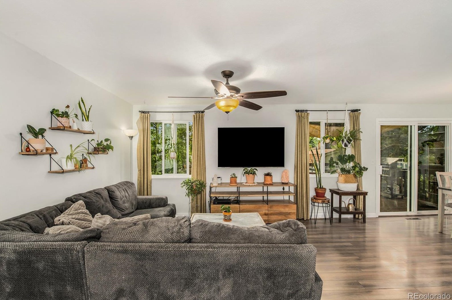 7026 Rowland Ave, Littleton CO 80128-4722 exterior