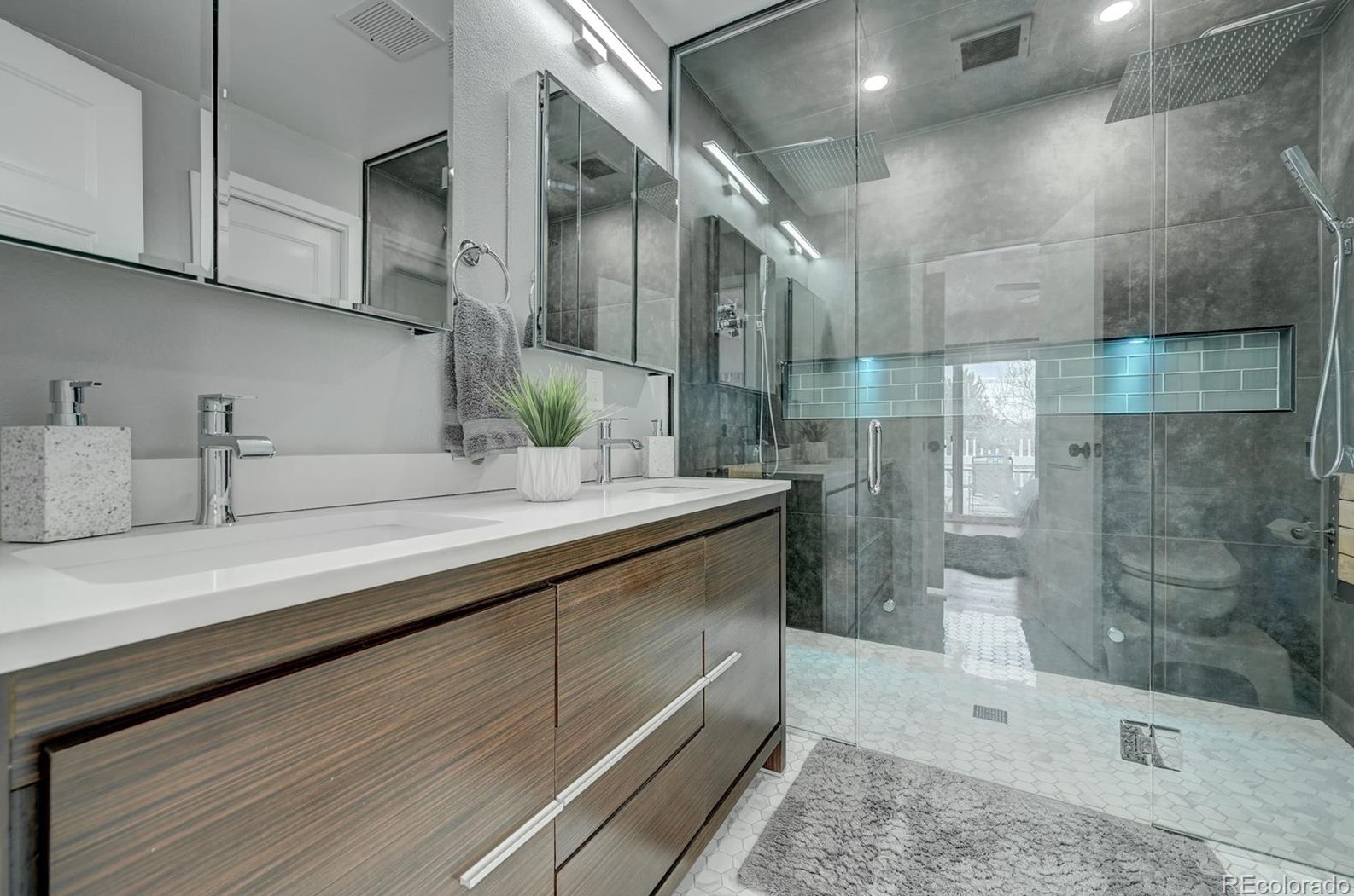 7107 Dudley Dr, Arvada CO  80004-1745 exterior