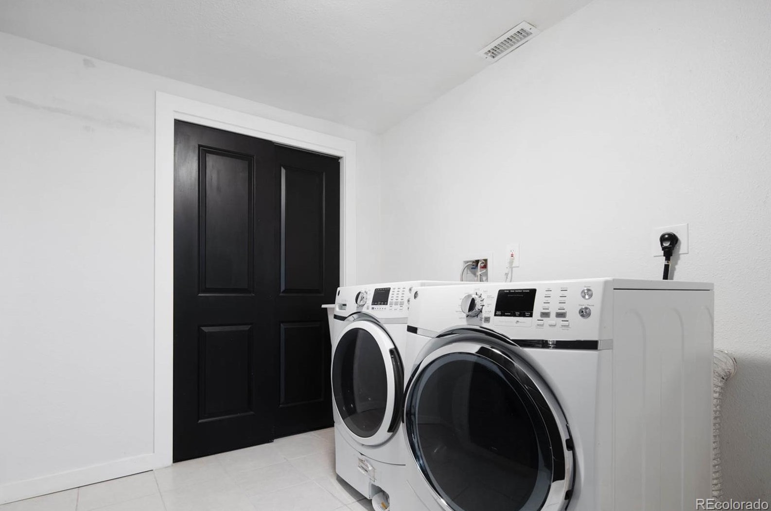 6385 Spotswood Cir, Littleton CO  80120-3149 exterior