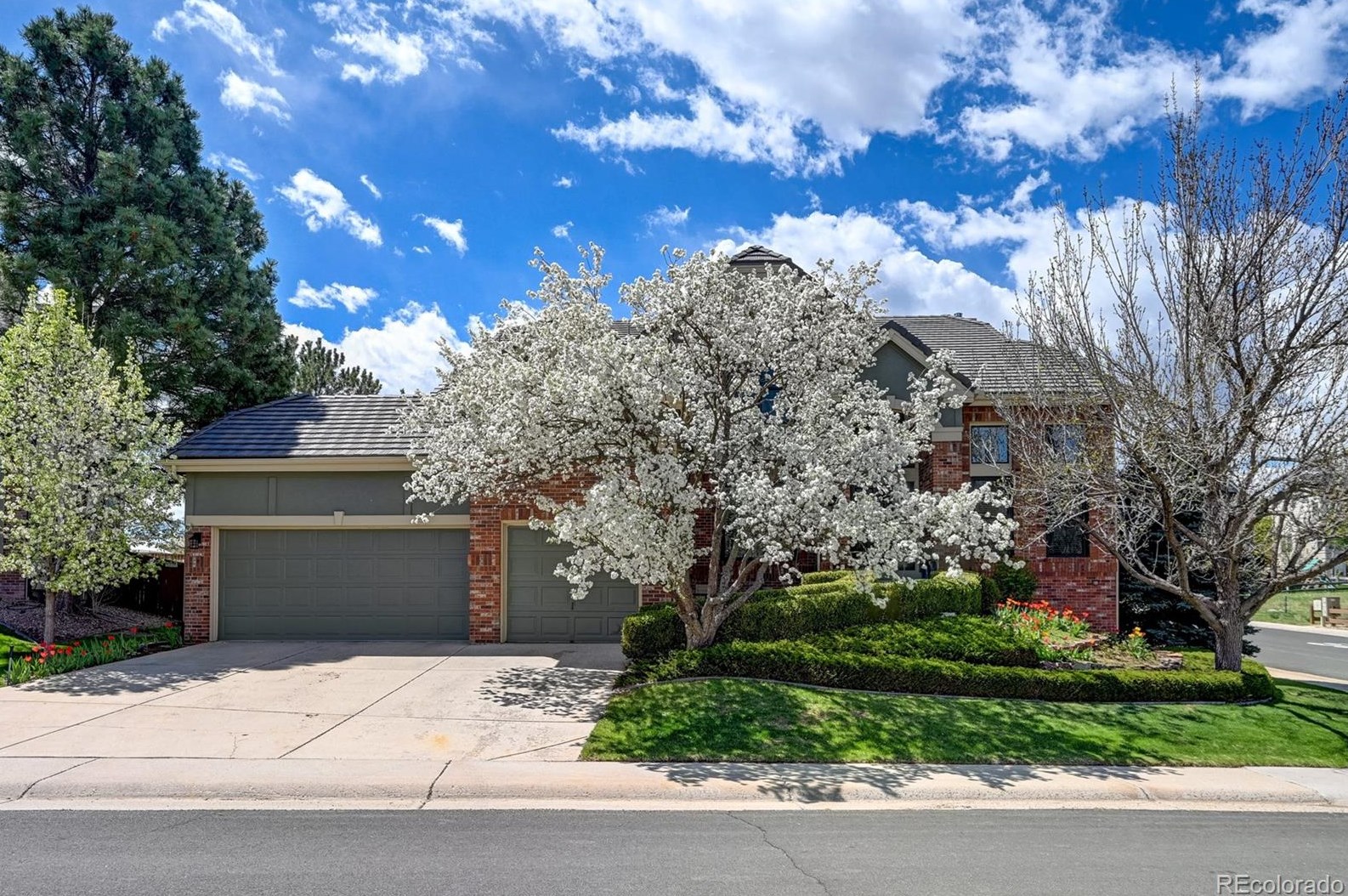 10051 Stratford Ln, Littleton, CO 80126-4252
