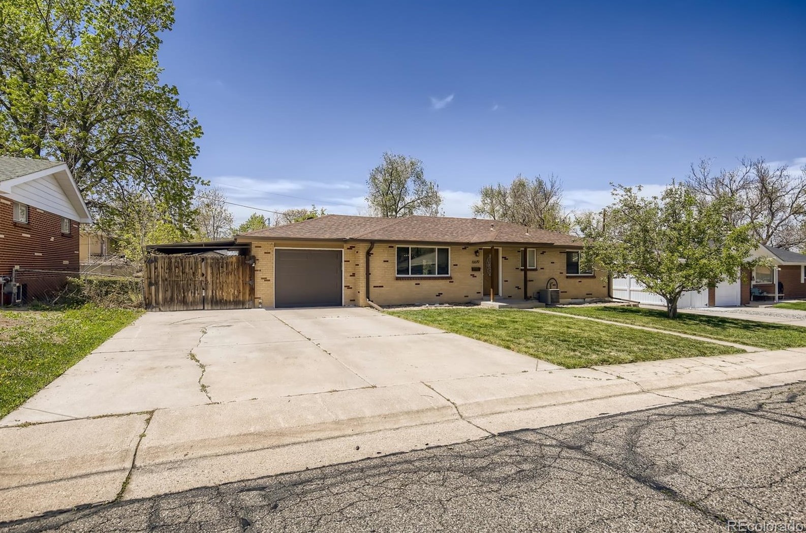 6619 Chase St, Arvada, CO 80003