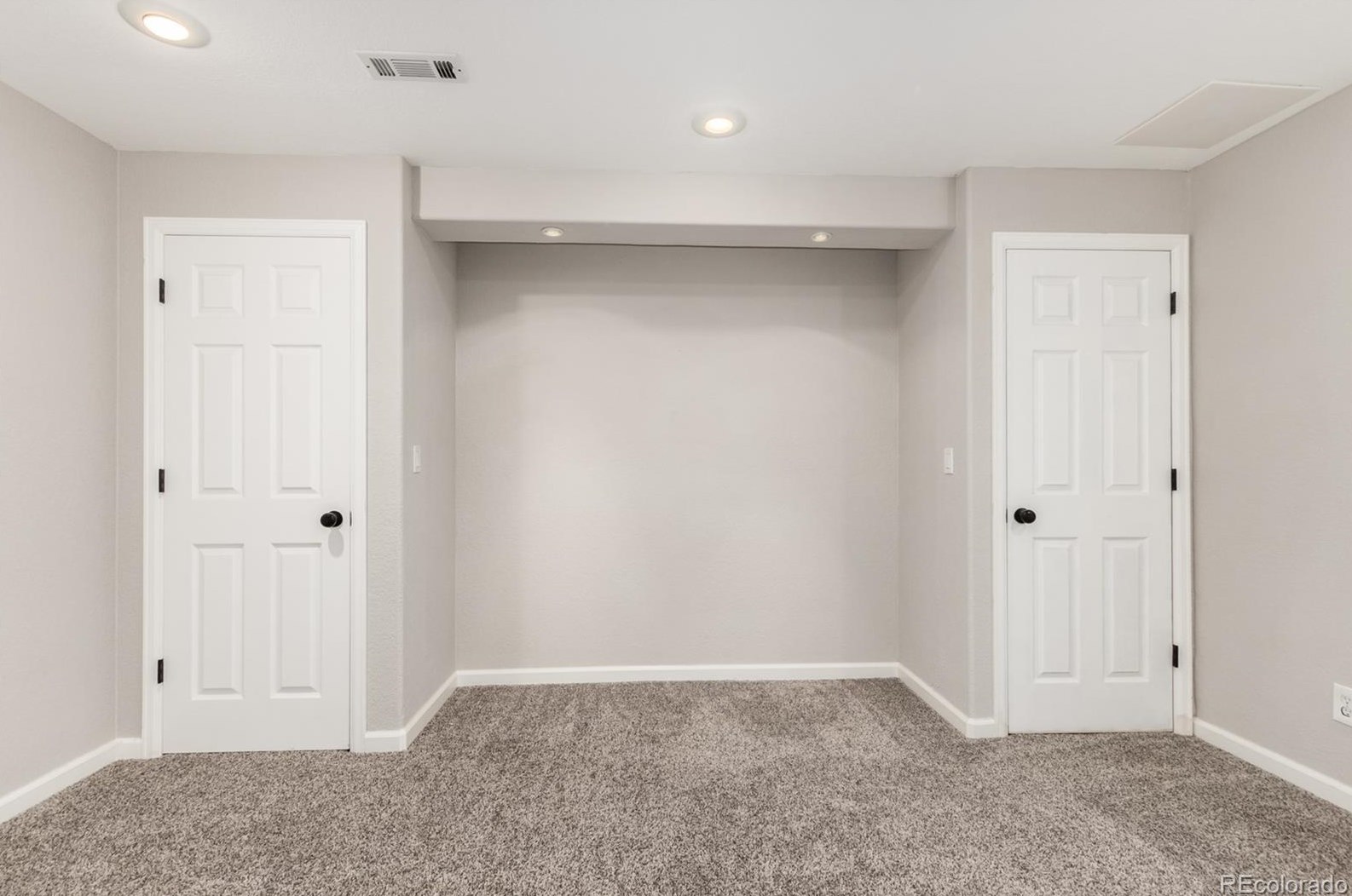 19 Peabody St, Castle Rock CO  80104-8812 exterior