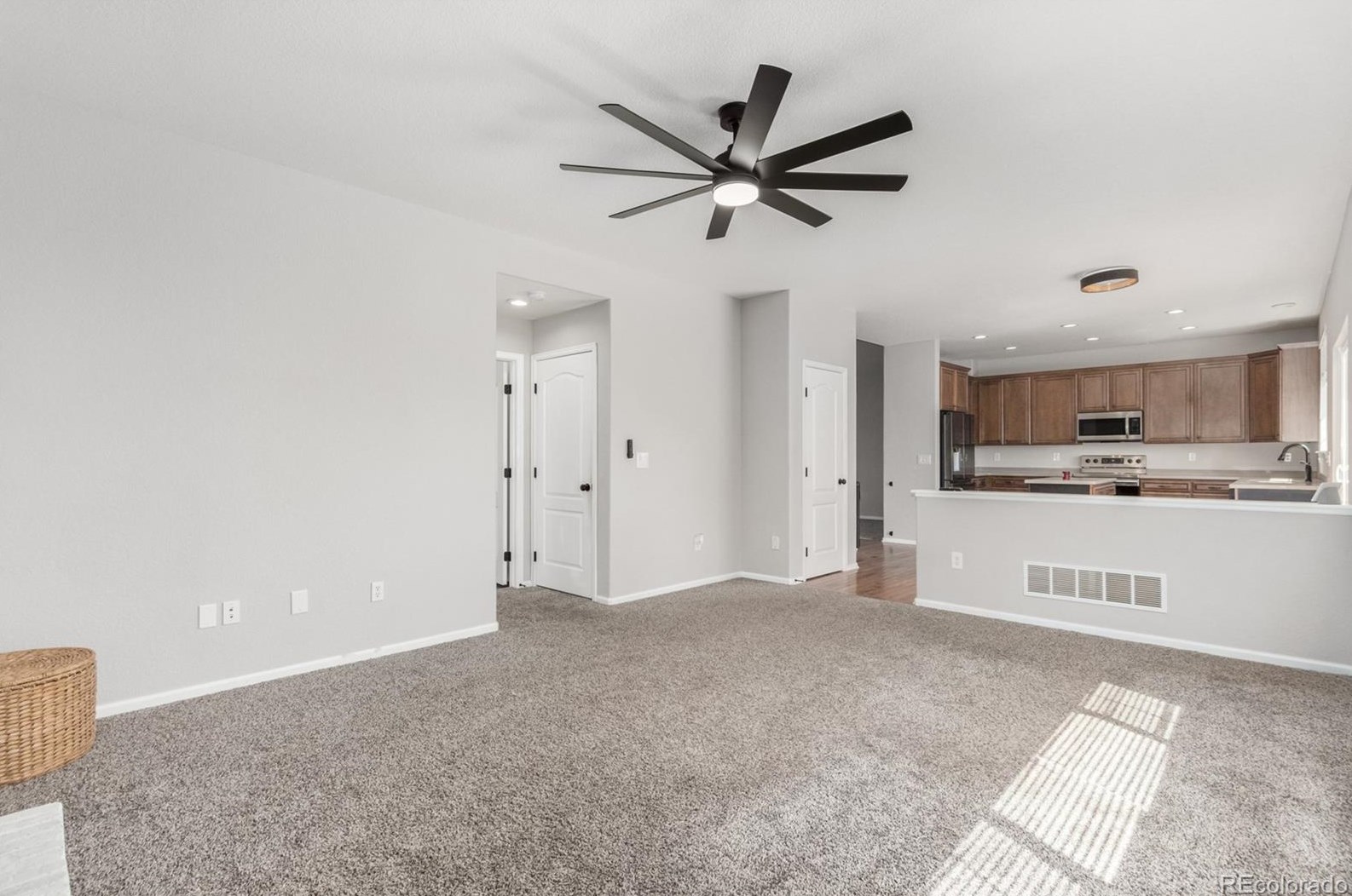 19 Peabody St, Castle Rock CO  80104-8812 exterior