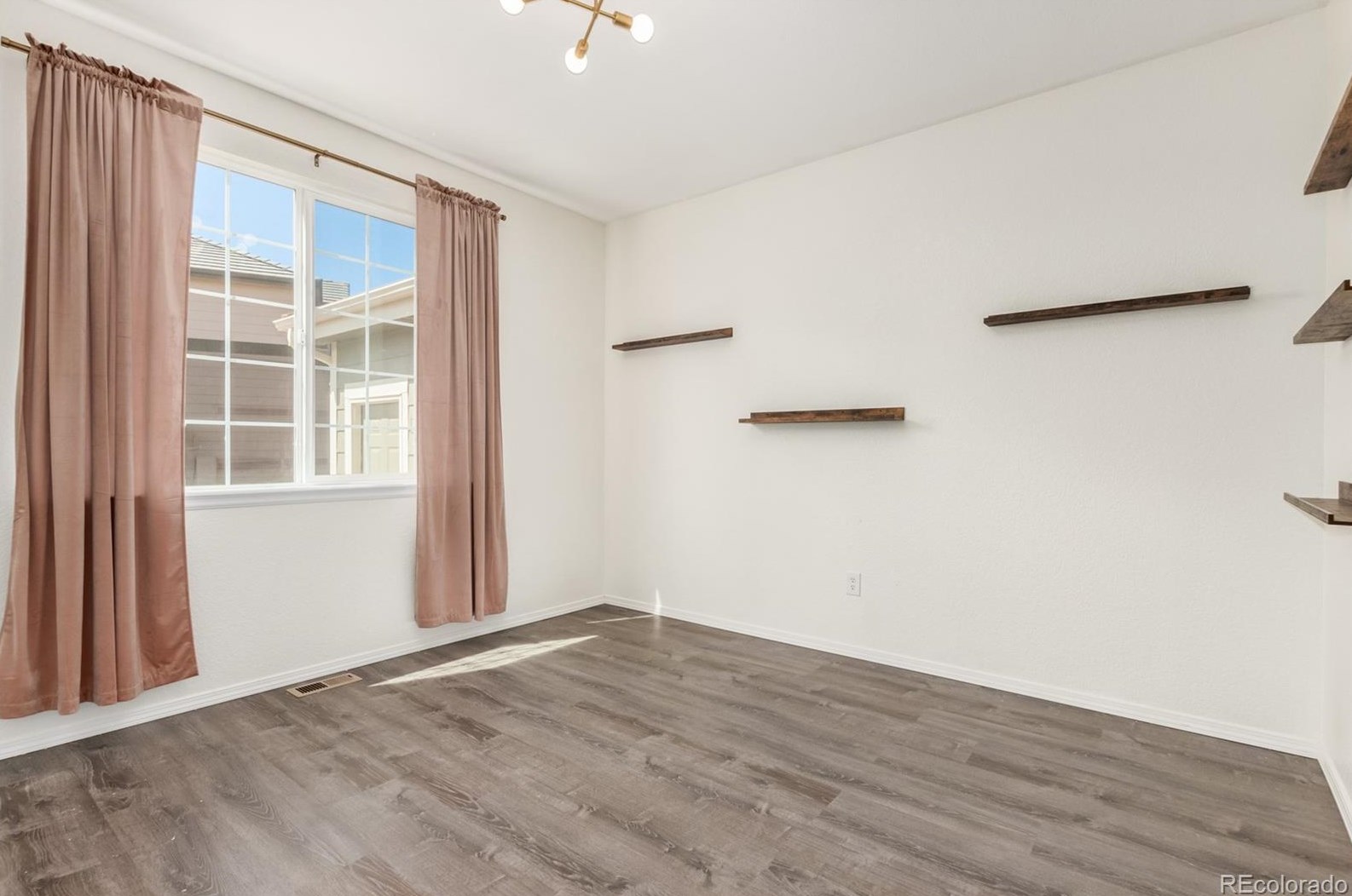 19 Peabody St, Castle Rock CO  80104-8812 exterior