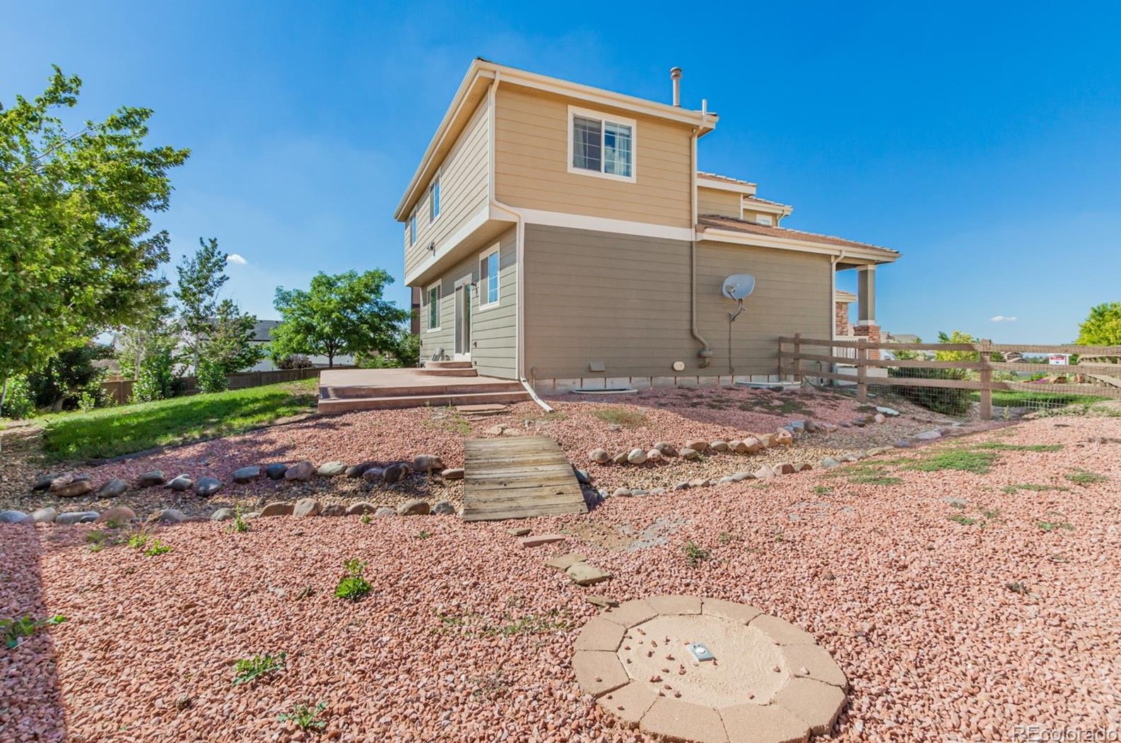 19 Peabody St, Castle Rock CO  80104-8812 exterior