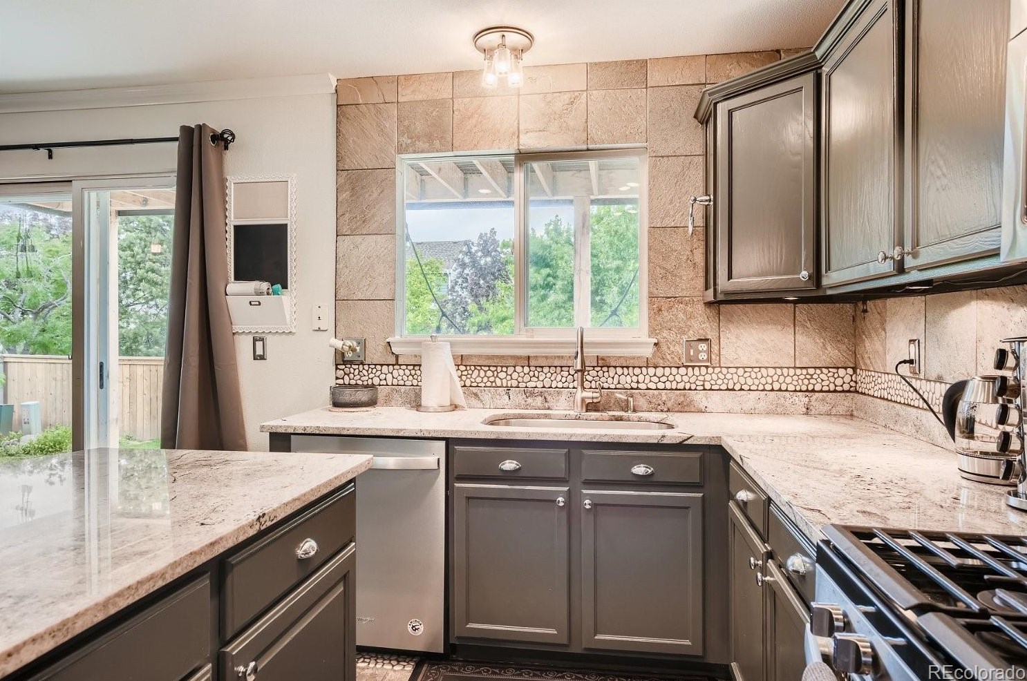 9615 Moss Rose Cir, Littleton CO  80129-6435 exterior