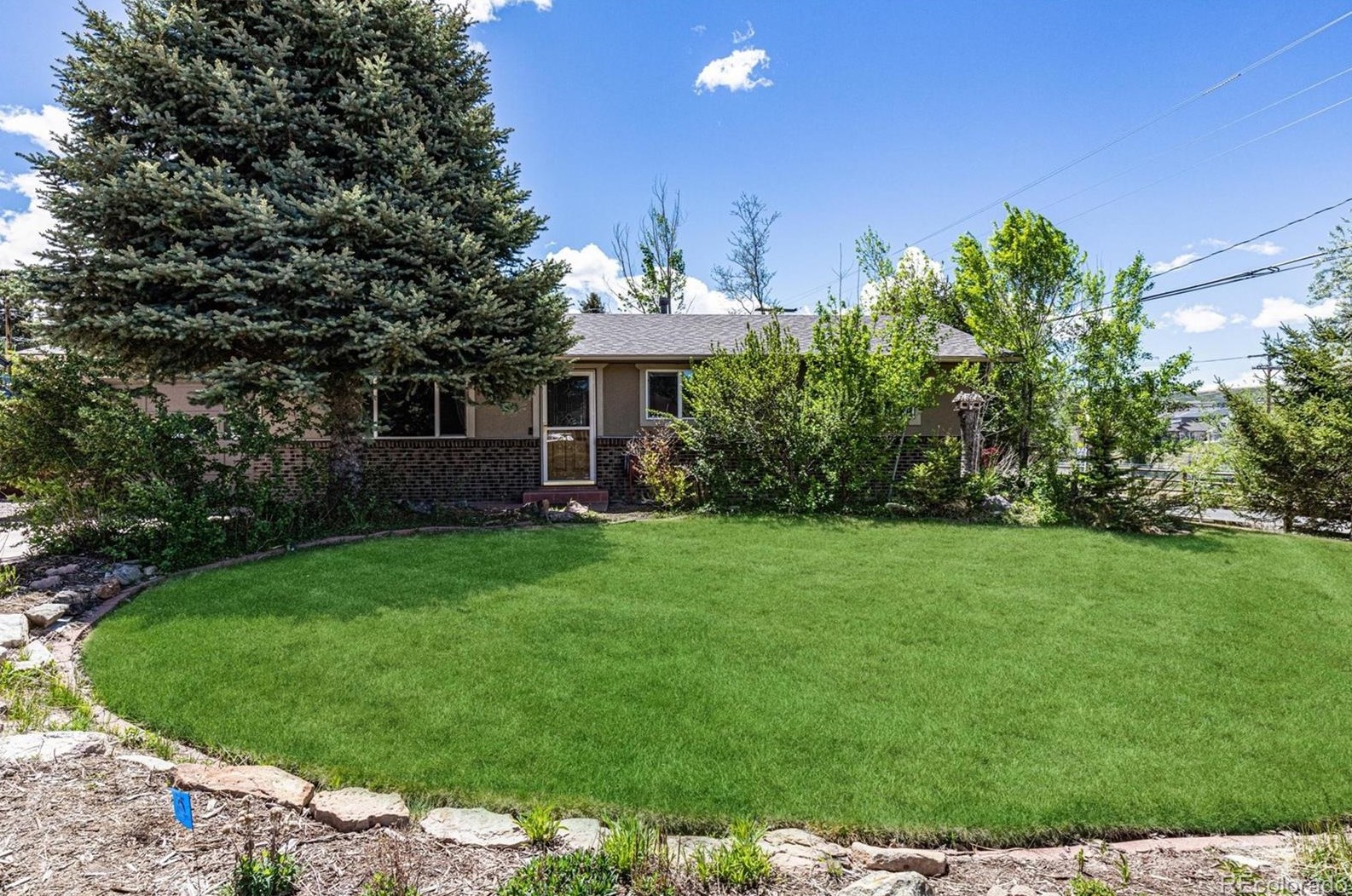 102 Cedar Ave, Castle Rock, CO 80104-2230