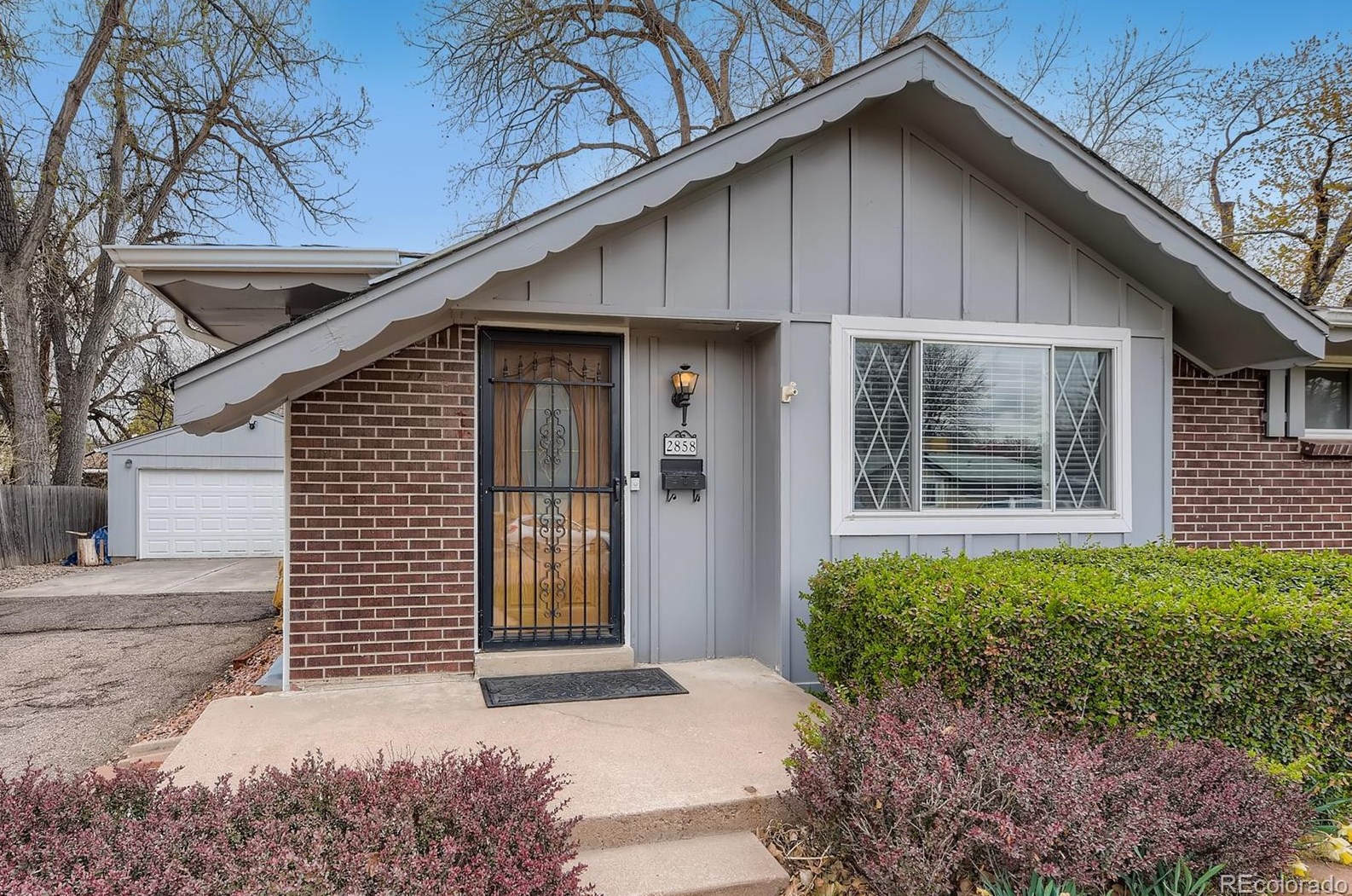 2858 Peakview Cir, Littleton CO 80121-3252 exterior