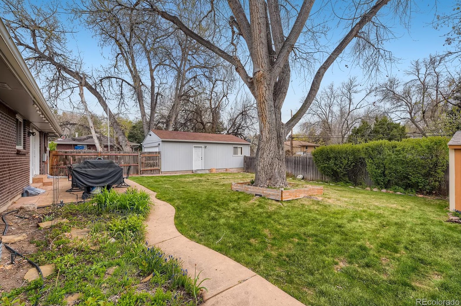 2858 Peakview Cir, Littleton CO 80121-3252 exterior