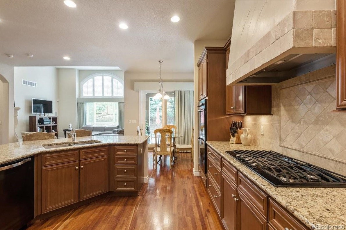 5057 Allison Way, Littleton CO 80128-4304 exterior