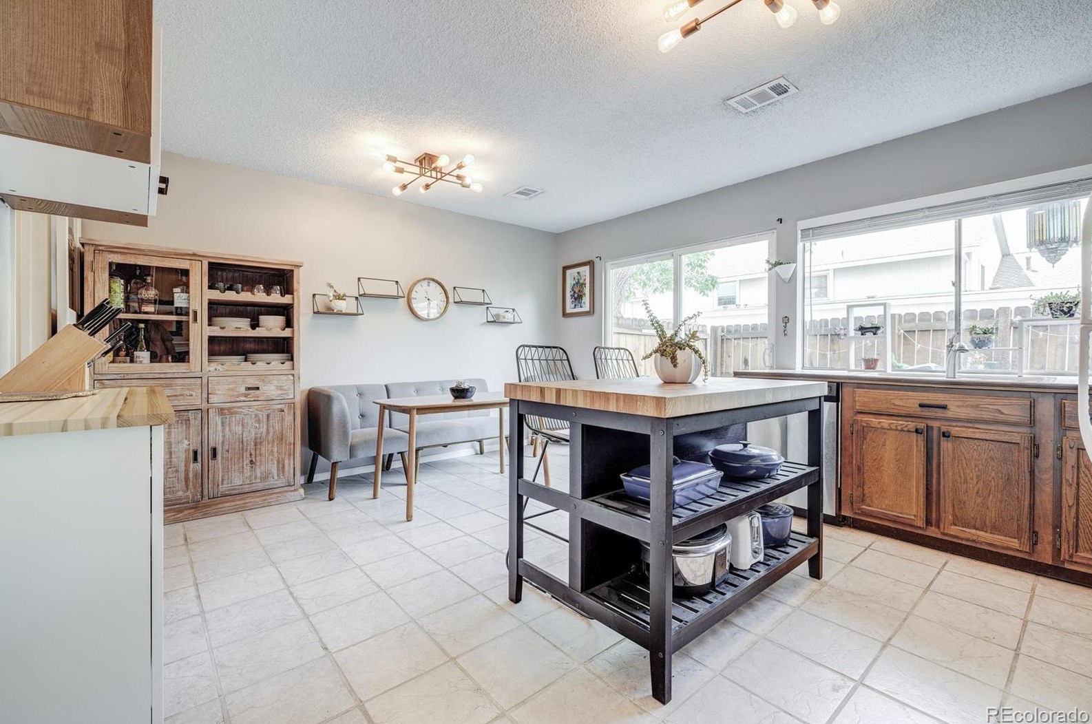 7041 Knolls Way, Littleton CO 80122-1750 exterior