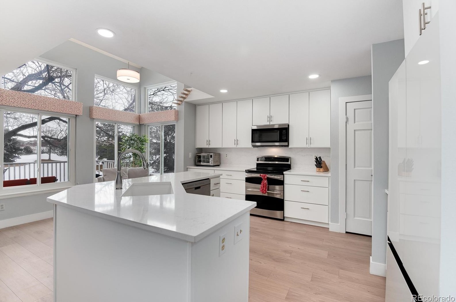 13 Aldershot Ct, Littleton CO  80130-3900 exterior