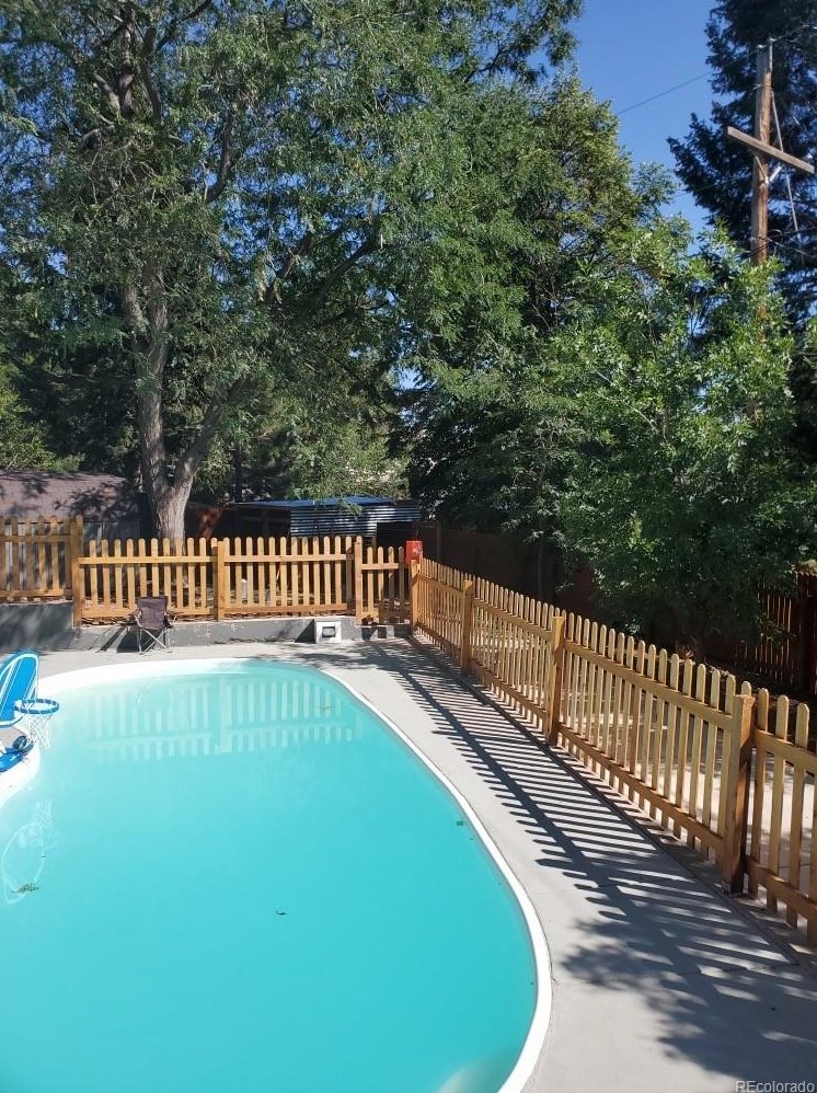 1394 Easter Cir, Littleton CO  80122-1356 exterior