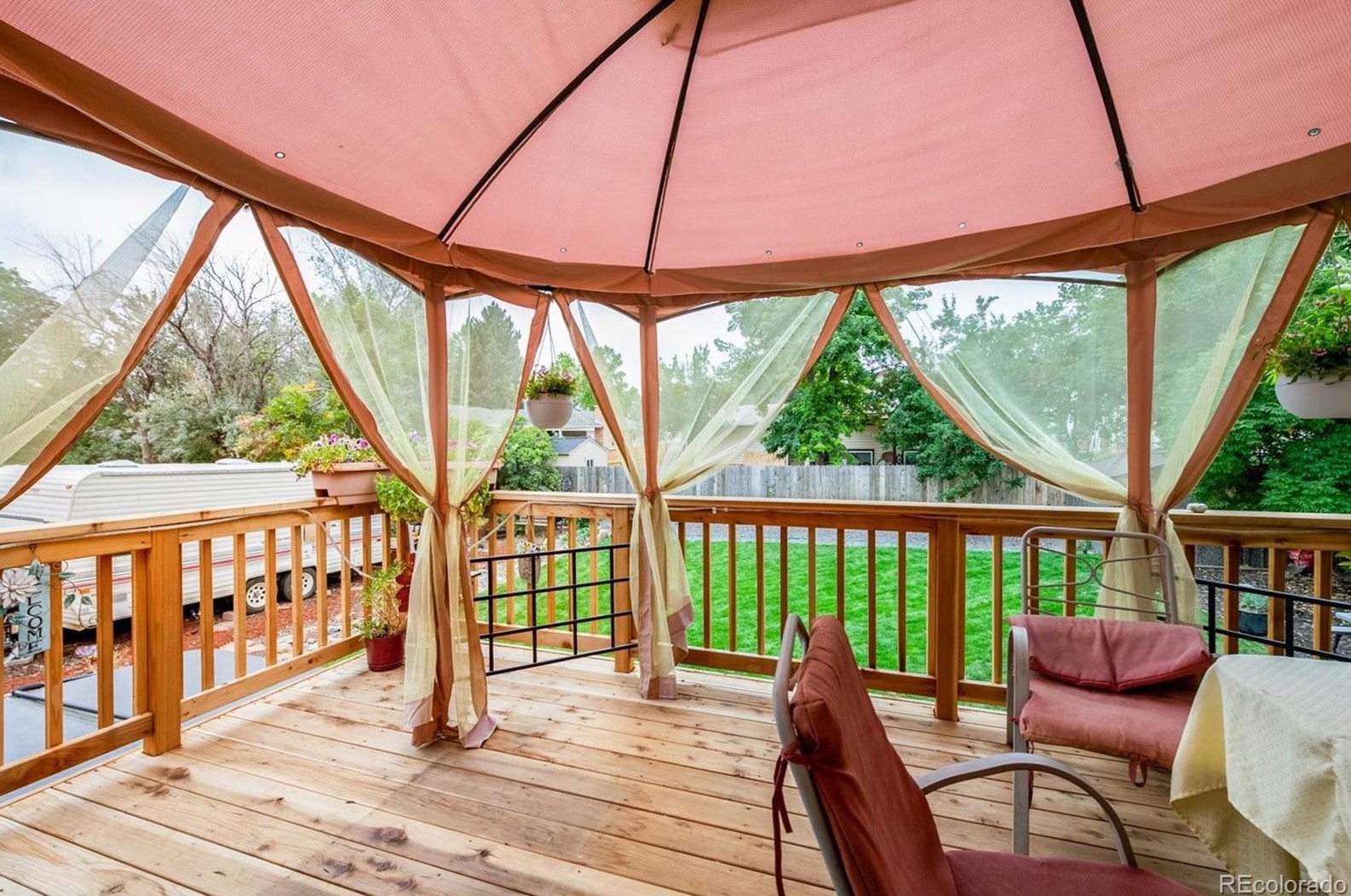 7338 Fremont Dr, Littleton CO 80128-4743 exterior