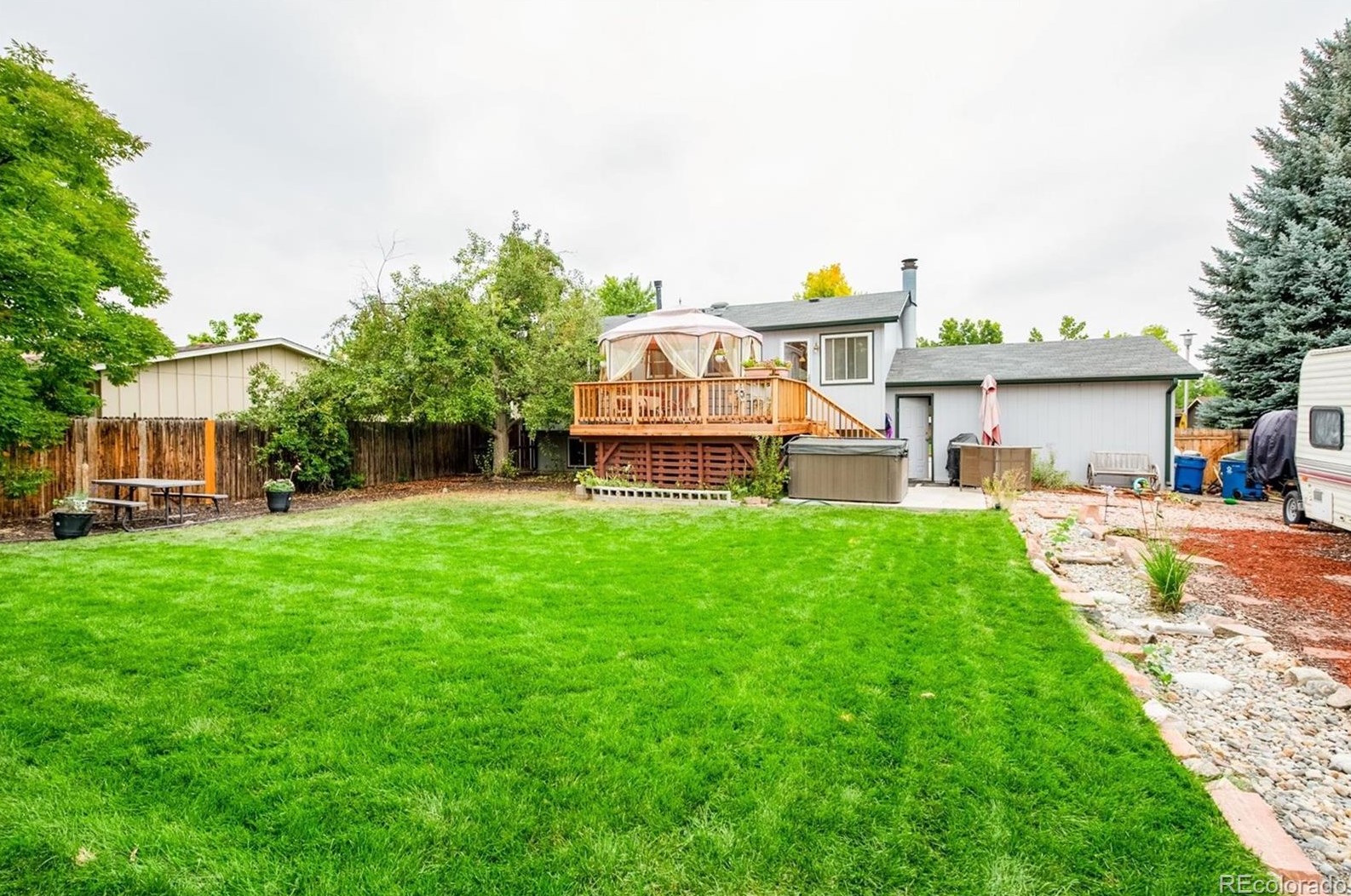 7338 Fremont Dr, Littleton CO 80128-4743 exterior