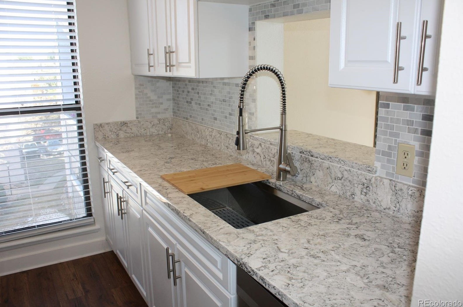 9817 E Peakview Ave #g11, Englewood, CO 80111