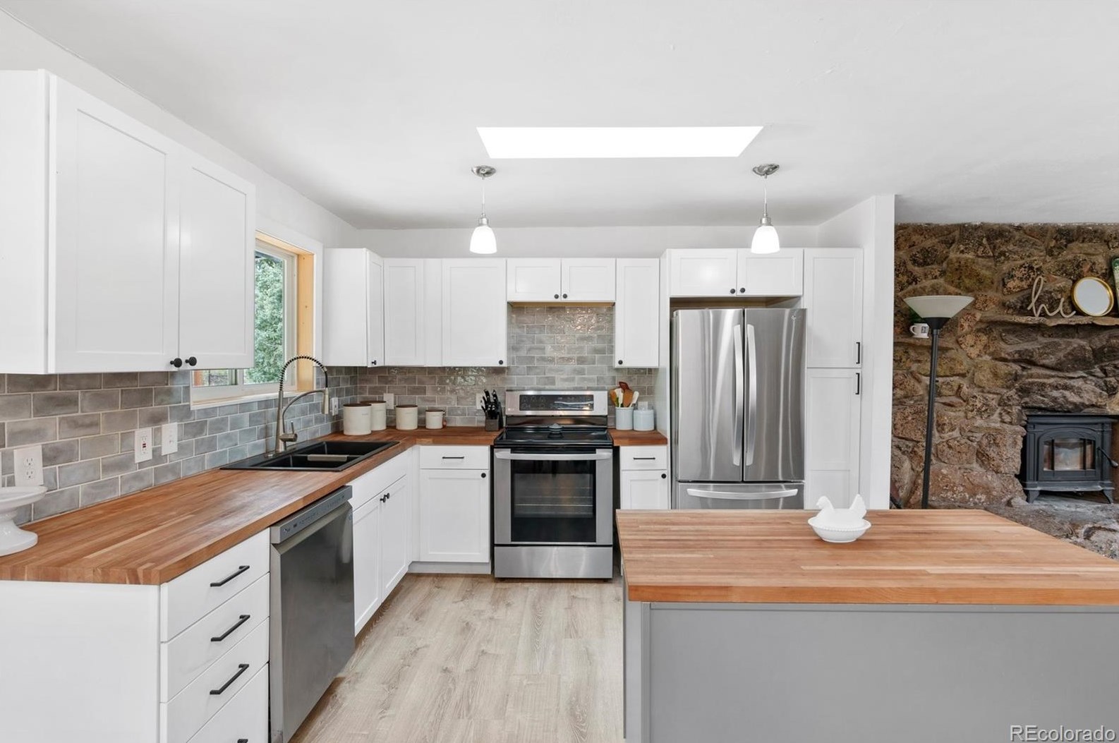 493 Bob Cat Trl, Bailey CO  80421-2183 exterior