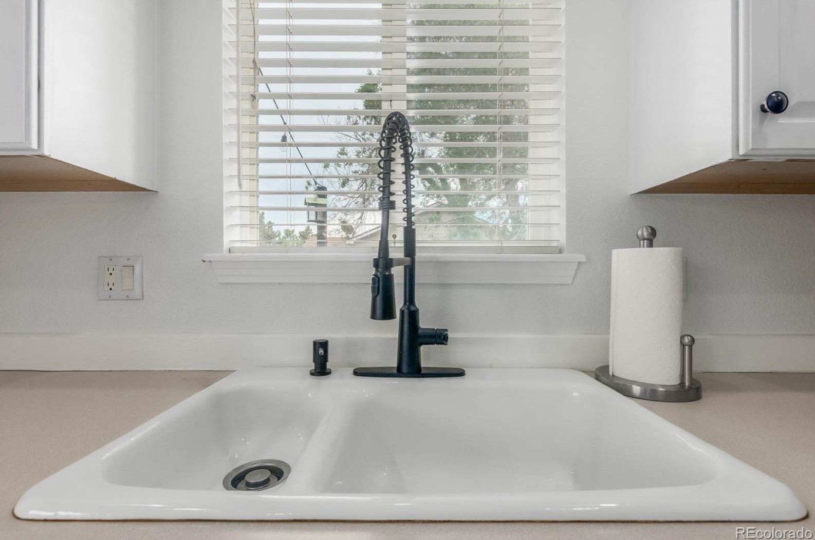 8602 Balsam St, Littleton CO 80128-6112 exterior